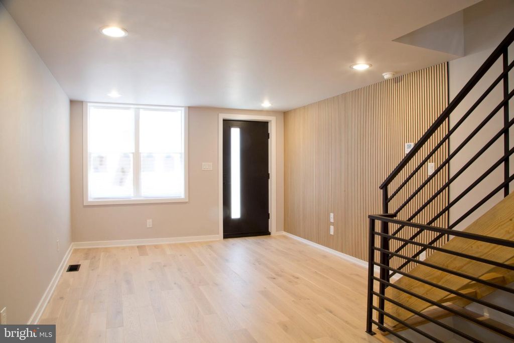 1238 S WARNOCK ST, PHILADELPHIA, PA 19147 — photo 4