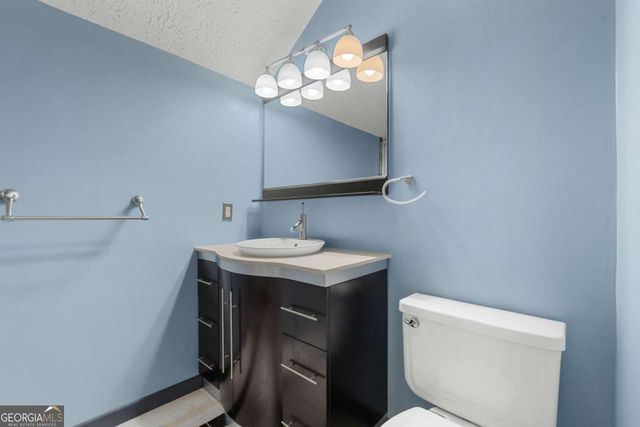 9 W Coquena Circle, Savannah, GA 31410