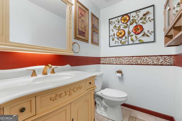 9 W Coquena Circle, Savannah, GA 31410