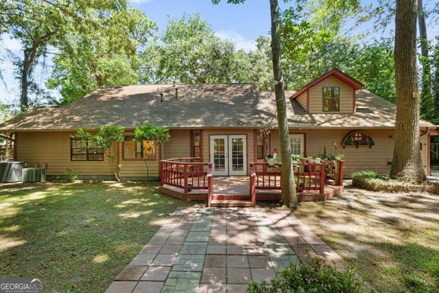 9 W Coquena Circle, Savannah, GA 31410