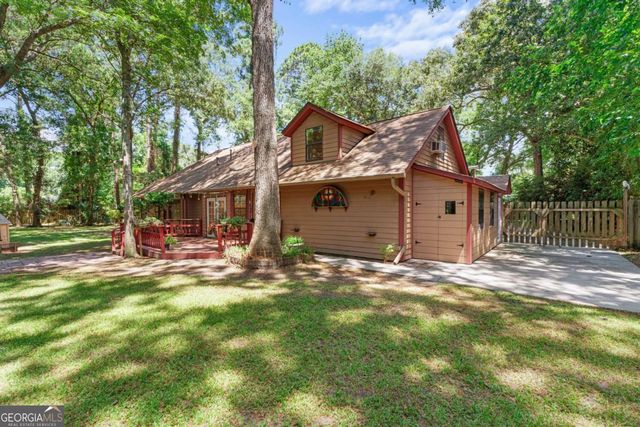 9 W Coquena Circle, Savannah, GA 31410