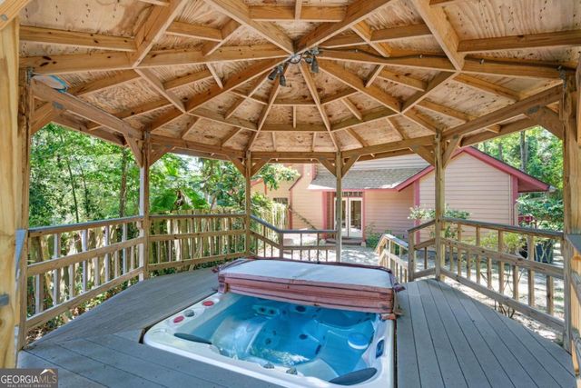 9 W Coquena Circle, Savannah, GA 31410