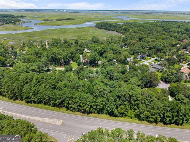 9 W Coquena Circle, Savannah, GA 31410