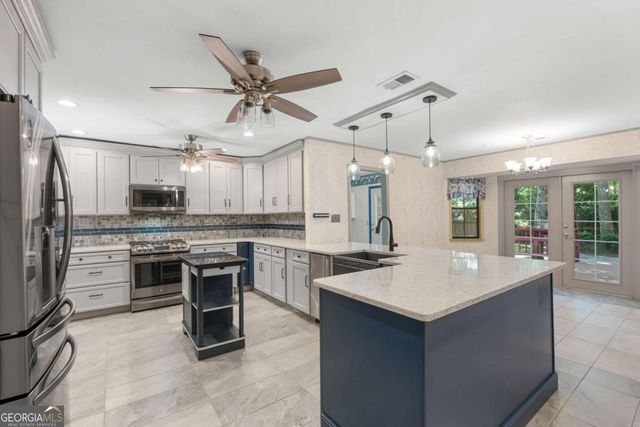 9 W Coquena Circle, Savannah, GA 31410