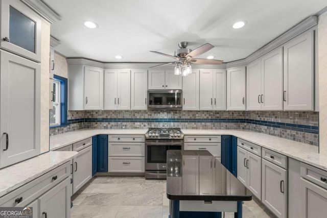 9 W Coquena Circle, Savannah, GA 31410