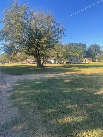 23 County Rd 316C, Terrell, TX 75161