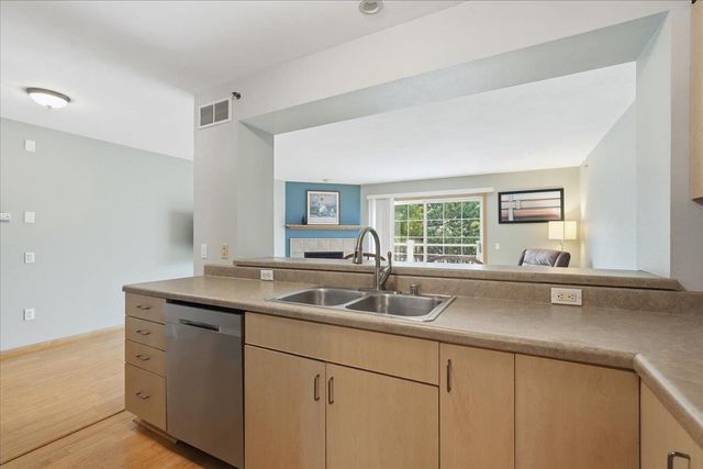5462 Coachman Place, Fitchburg, WI 53711