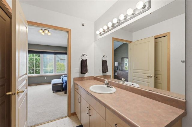 5462 Coachman Place, Fitchburg, WI 53711