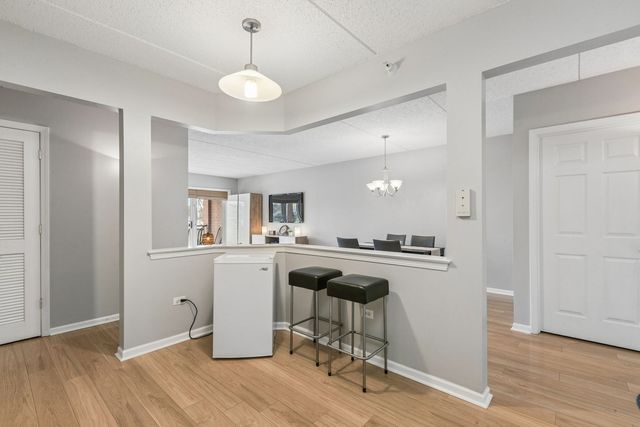 5155 Madison Street 3-208, Skokie, IL 60077