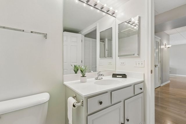5155 Madison Street 3-208, Skokie, IL 60077