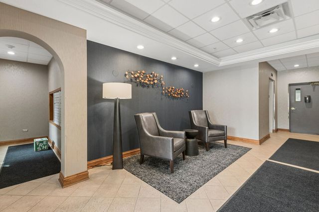 5155 Madison Street 3-208, Skokie, IL 60077