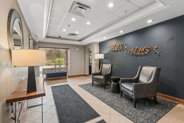 5155 Madison Street 3-208, Skokie, IL 60077