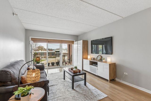 5155 Madison Street 3-208, Skokie, IL 60077