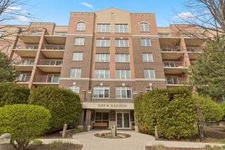 5155 Madison Street 3-208, Skokie, IL 60077