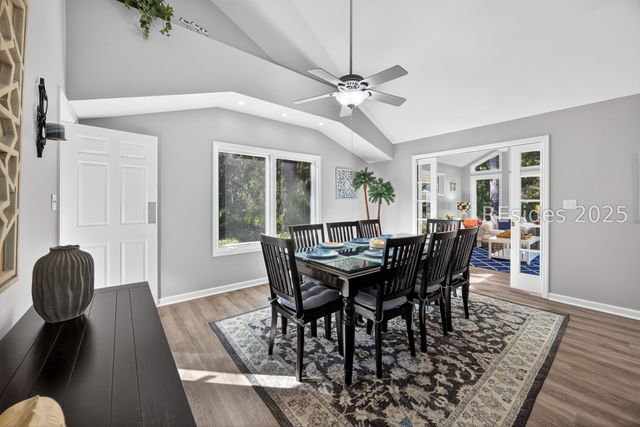 8 Pine Ct, Hilton Head Island, SC 29928