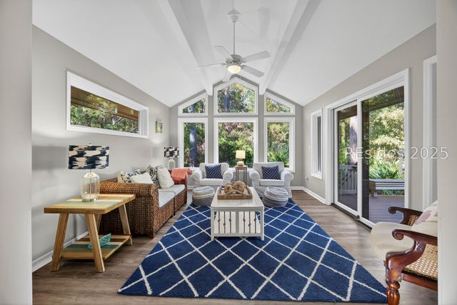 8 Pine Ct, Hilton Head Island, SC 29928