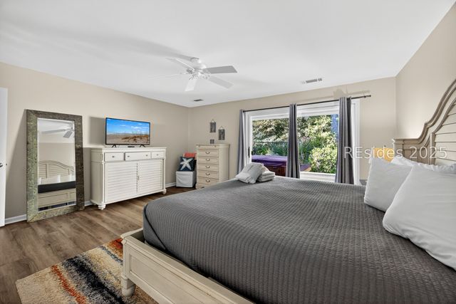 8 Pine Ct, Hilton Head Island, SC 29928