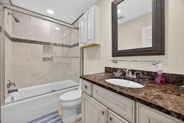 8 Pine Ct, Hilton Head Island, SC 29928