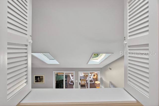 8 Pine Ct, Hilton Head Island, SC 29928