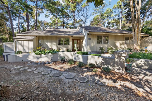 8 Pine Ct, Hilton Head Island, SC 29928