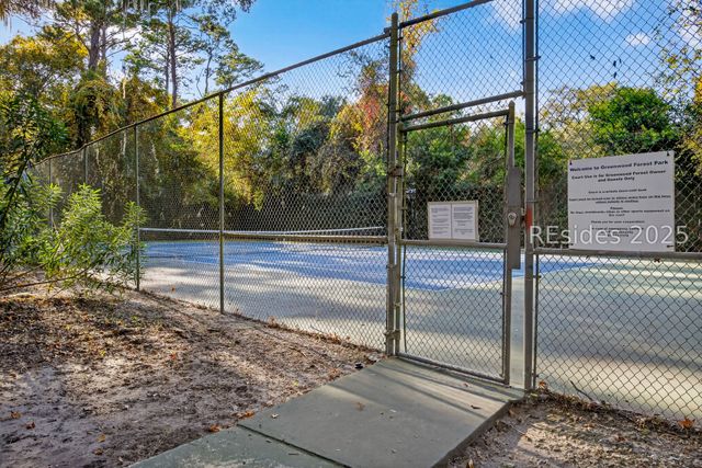 8 Pine Ct, Hilton Head Island, SC 29928