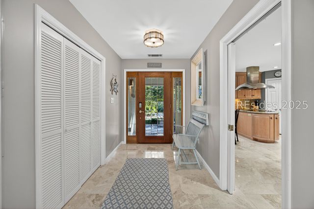 8 Pine Ct, Hilton Head Island, SC 29928