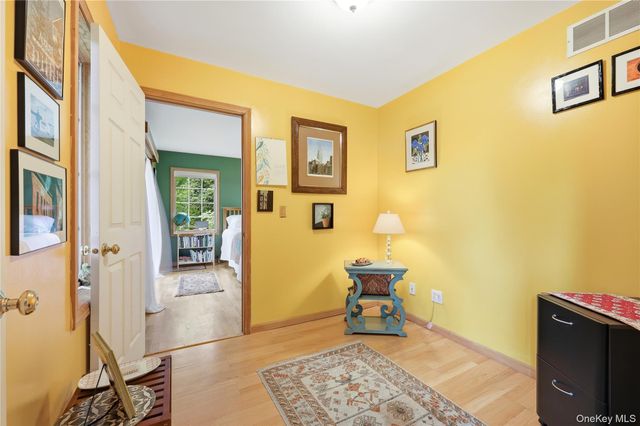 15 Meadow Drive, Red Hook, NY 12571