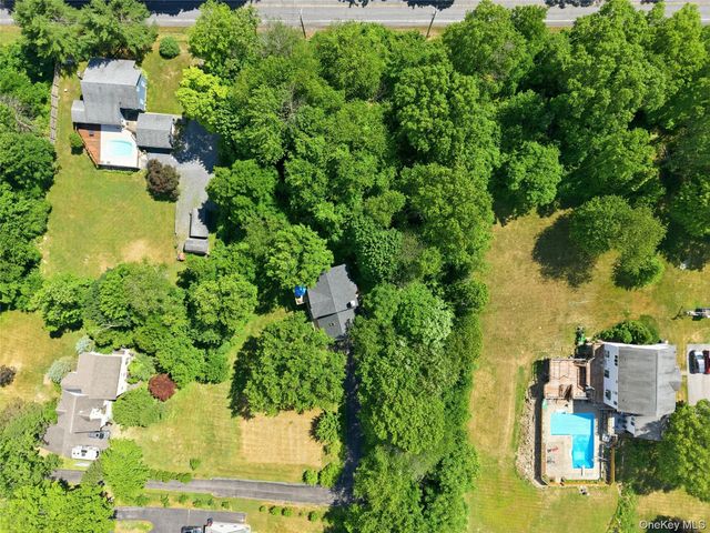 15 Meadow Drive, Red Hook, NY 12571