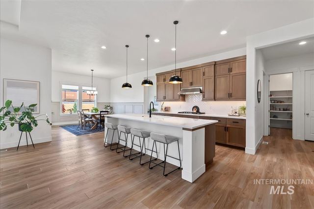 9570 W Summit Peak Dr, Star, ID 83669