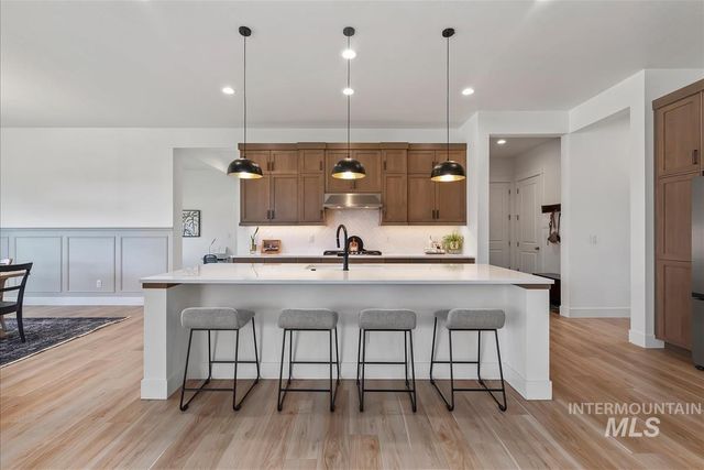 9570 W Summit Peak Dr, Star, ID 83669