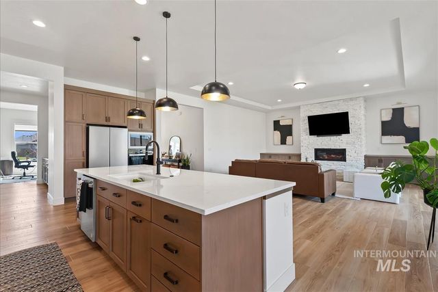 9570 W Summit Peak Dr, Star, ID 83669