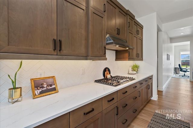 9570 W Summit Peak Dr, Star, ID 83669