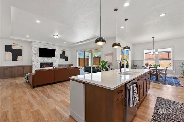 9570 W Summit Peak Dr, Star, ID 83669