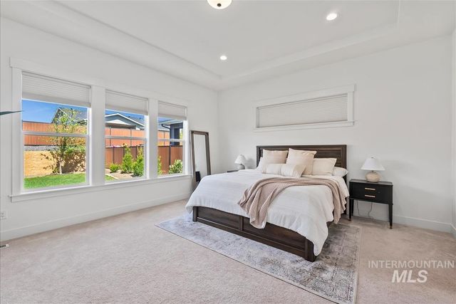 9570 W Summit Peak Dr, Star, ID 83669