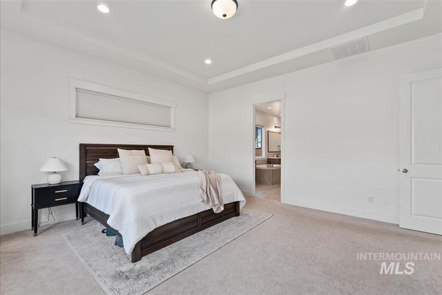 9570 W Summit Peak Dr, Star, ID 83669