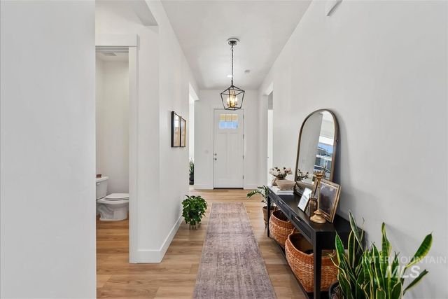 9570 W Summit Peak Dr, Star, ID 83669