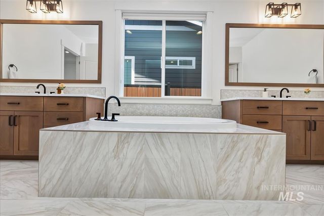 9570 W Summit Peak Dr, Star, ID 83669