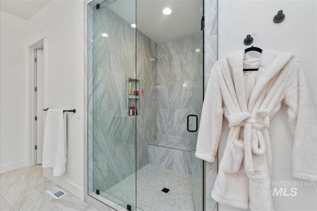 9570 W Summit Peak Dr, Star, ID 83669