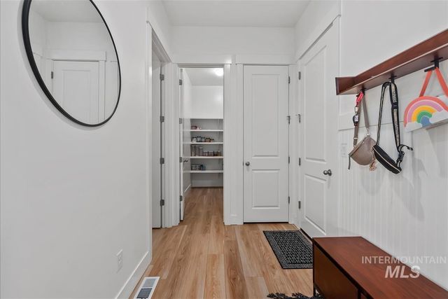 9570 W Summit Peak Dr, Star, ID 83669