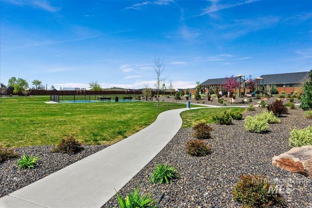 9570 W Summit Peak Dr, Star, ID 83669