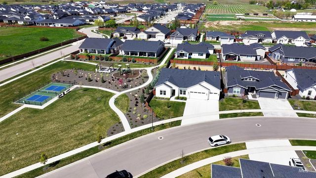 9570 W Summit Peak Dr, Star, ID 83669