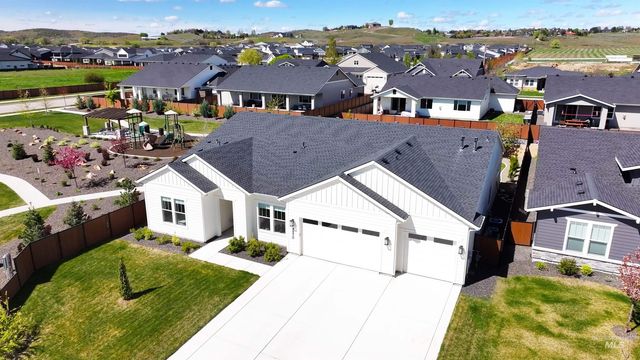 9570 W Summit Peak Dr, Star, ID 83669