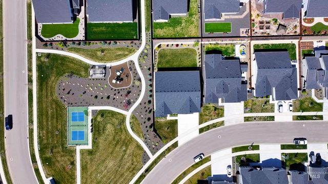 9570 W Summit Peak Dr, Star, ID 83669