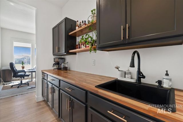 9570 W Summit Peak Dr, Star, ID 83669