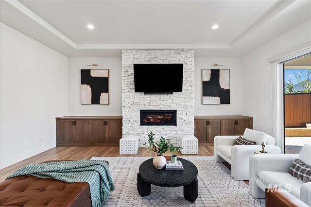 9570 W Summit Peak Dr, Star, ID 83669