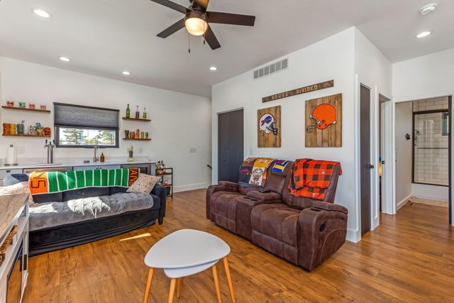 55 East Street, Buckeye Lake, OH 43008