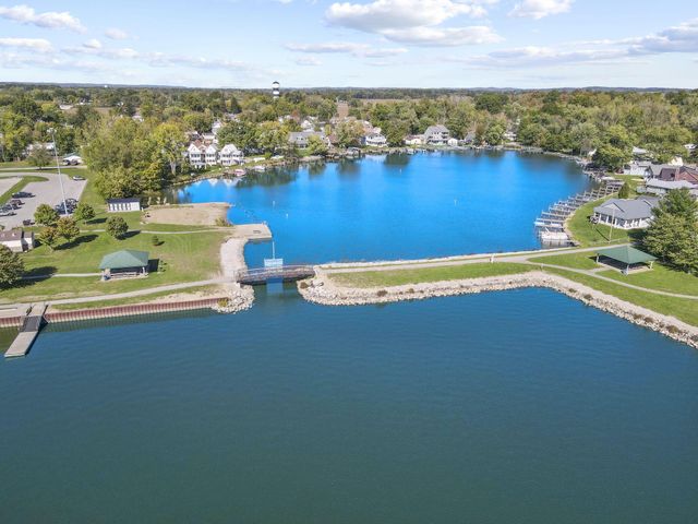 55 East Street, Buckeye Lake, OH 43008