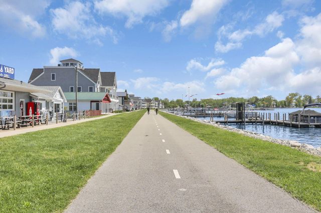 55 East Street, Buckeye Lake, OH 43008