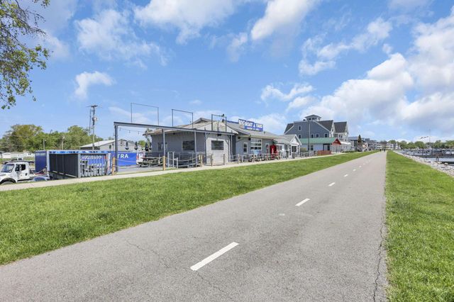 55 East Street, Buckeye Lake, OH 43008