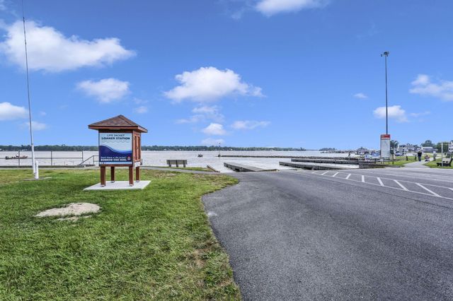 55 East Street, Buckeye Lake, OH 43008